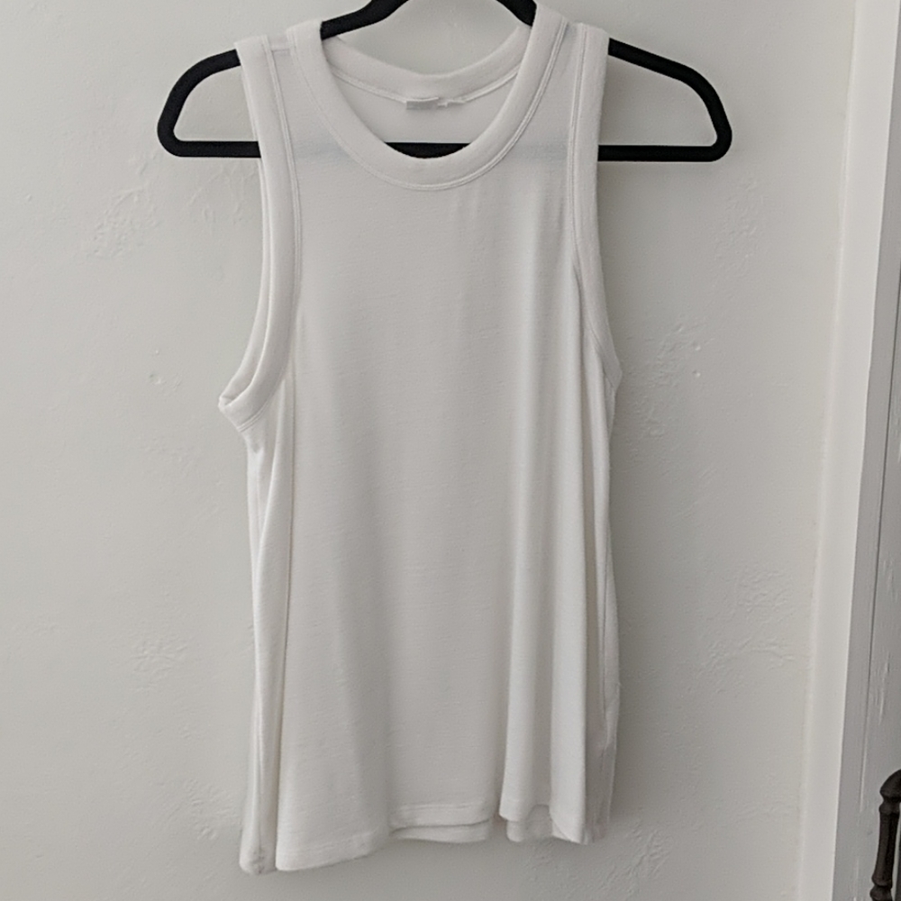 Gap white tank